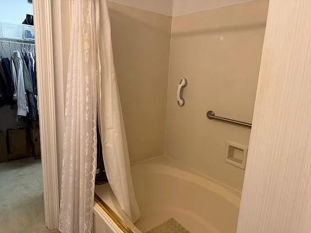 801 Rue Burgundy #215 — Photo 14