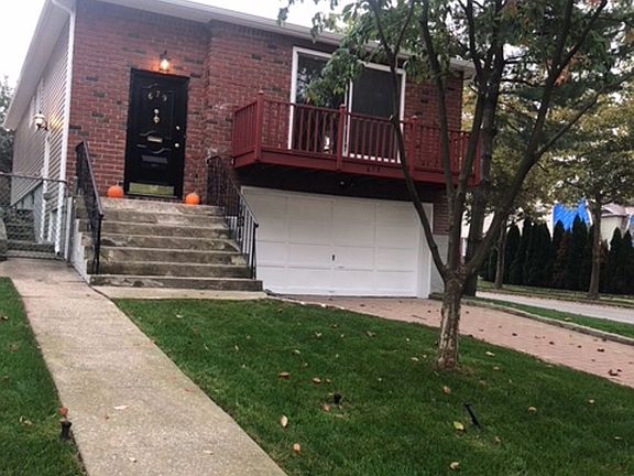 3rd image of 679 Huguenot Ave