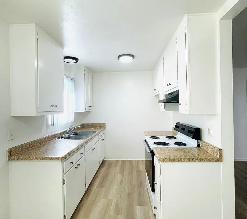 229 W Santa Barbara St