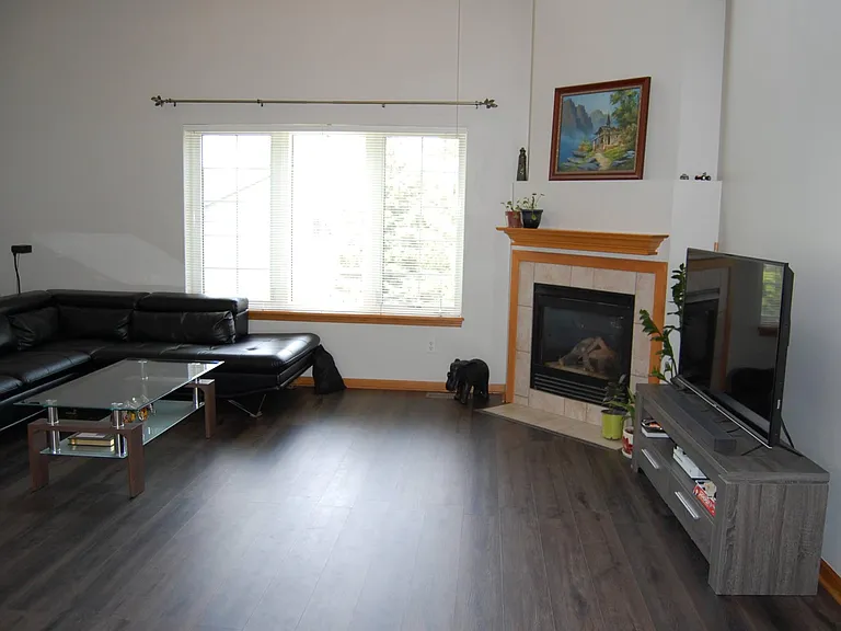 2120 Timber Ln — Photo 8