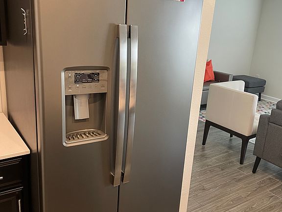 2nd image of 129 Taft Dr #2