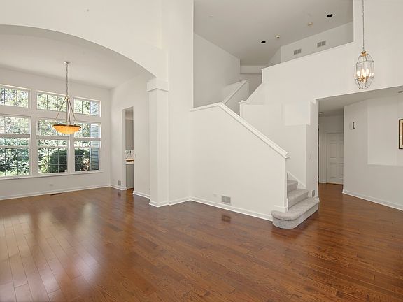 5th image of 2316 Congressional Ln