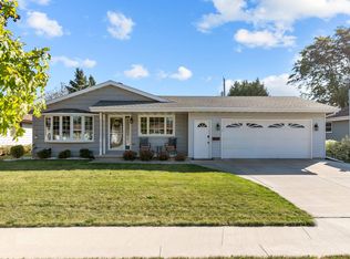 515 Steven St, Combined Locks, WI 54113