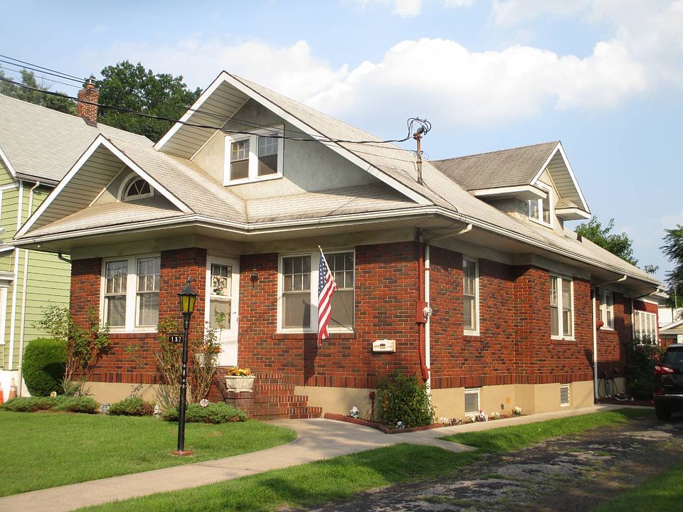 1st image of 137 Decker Ave