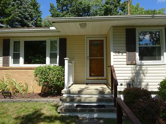 3rd image of 114 Valley View Dr