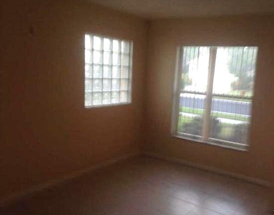 4th image of 6385 Willoughby Cir
