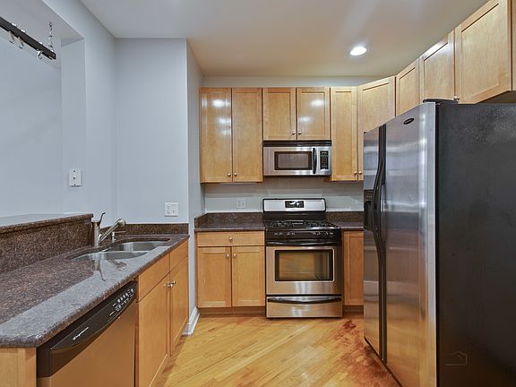4th image of 1429 W Birchwood Ave APT 2E
