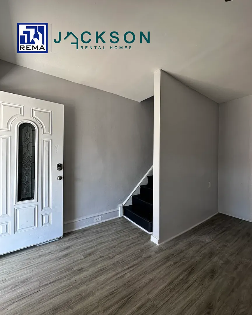 2647 S 68th St, 3 bedrooms, 1 bathroom House for $1,500/ Month — Photo 1