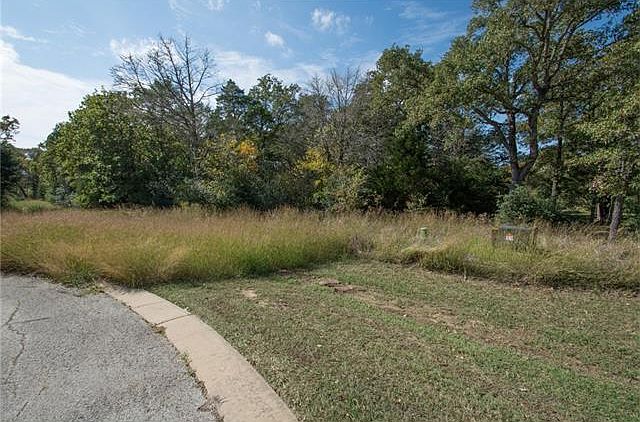 2nd image of 193 Territory Dr