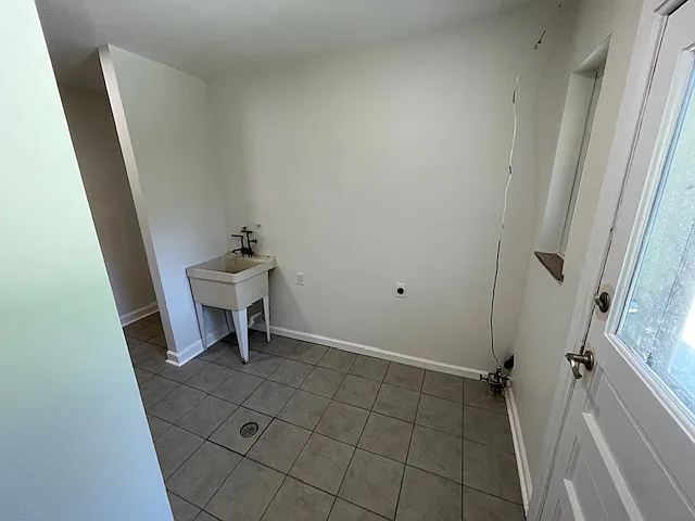 6904 Euclid Ave — Photo 26