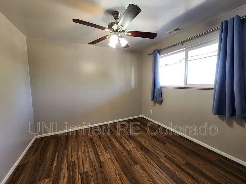 3 bed, 1.0 bath, 1000 sqft, $1,700 — Photo 4