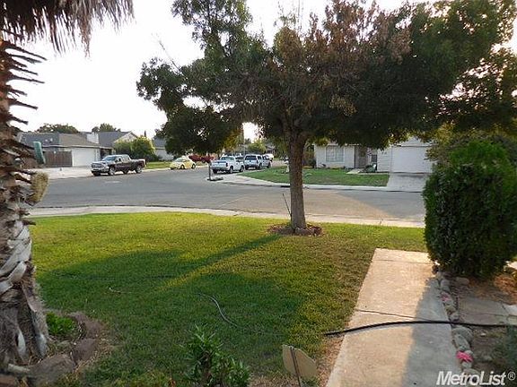 3rd image of 9784 N Ray Ave