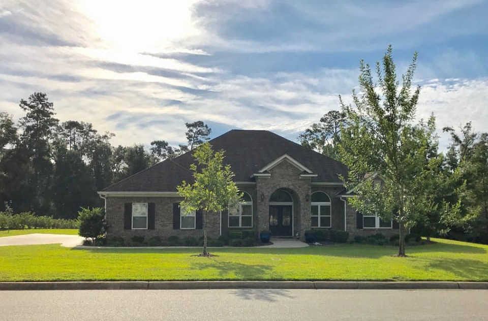 1st image of 5762 Farnsworth Dr