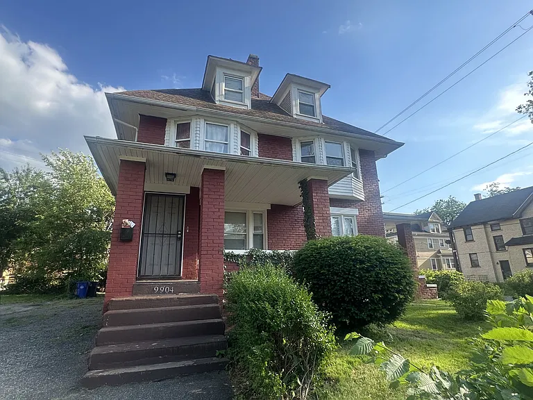 9904 North Blvd — Photo 1