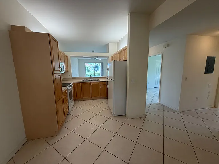 330 Robin Hood Cir #102 — Photo 6