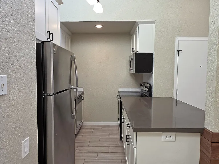 2222 I St #12 — Photo 2
