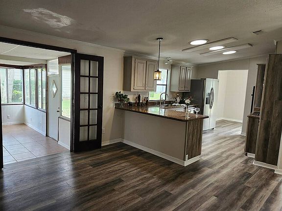5th image of 116 Misty Falls Dr