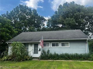 831 Monroe Ave, Cuyahoga Falls, OH