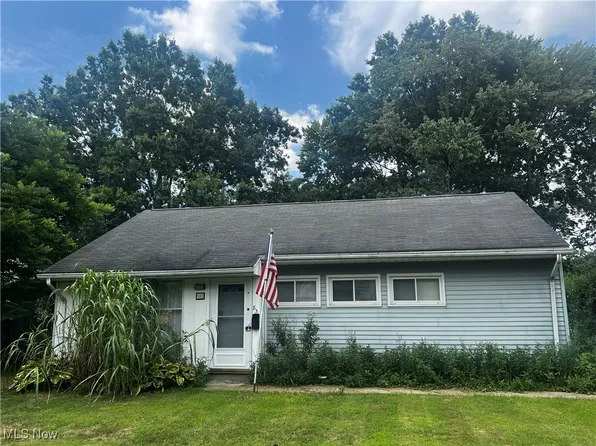 831 Monroe Ave, Cuyahoga Falls, OH 44221