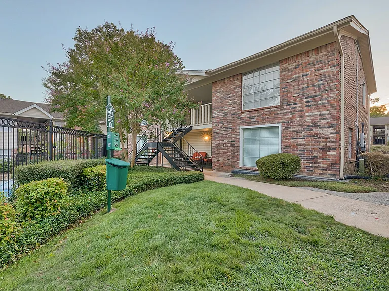 Chenal Place — Photo 14