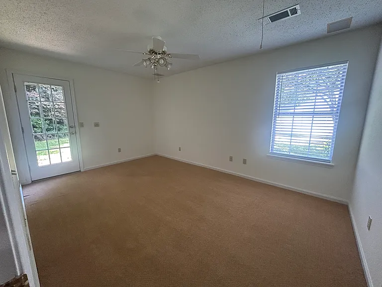 2445 Meadowlark Ln — Photo 11