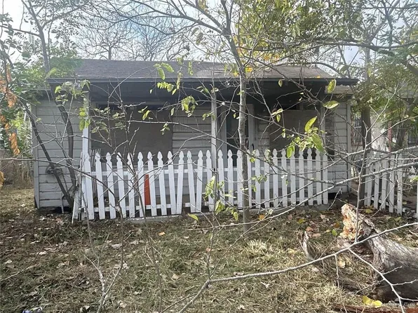 405 Hiawatha St, Corpus Christi, TX 78405