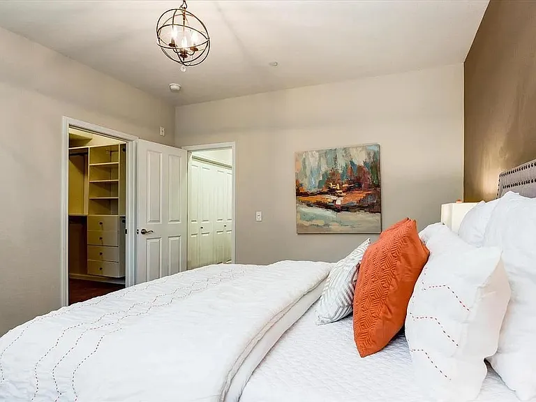 4388 El Camino Real — Photo 3