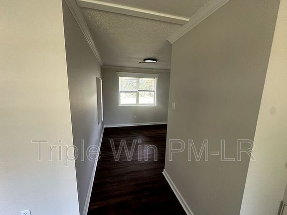 5th image of 602 SW 2nd St