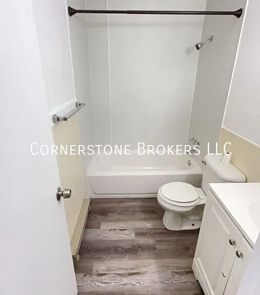 624 Maple St #E — Photo 10