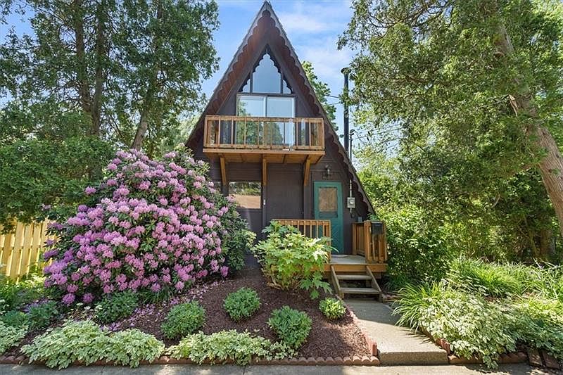 204 1/2 Pennsylvania Ave, Zelienople, PA 16063 Zillow