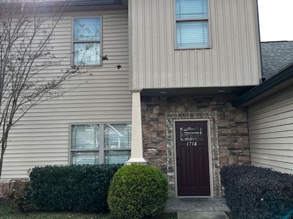 1714 Stonebriar Dr NE