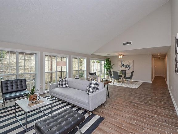 2nd image of 11007 Bellbrook Dr