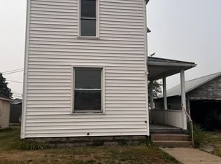 666 Pine St, Coshocton, OH 43812