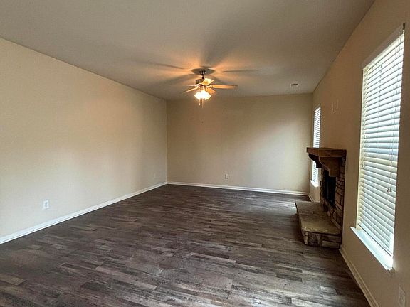 3rd image of 3035 Pepperhill Drive