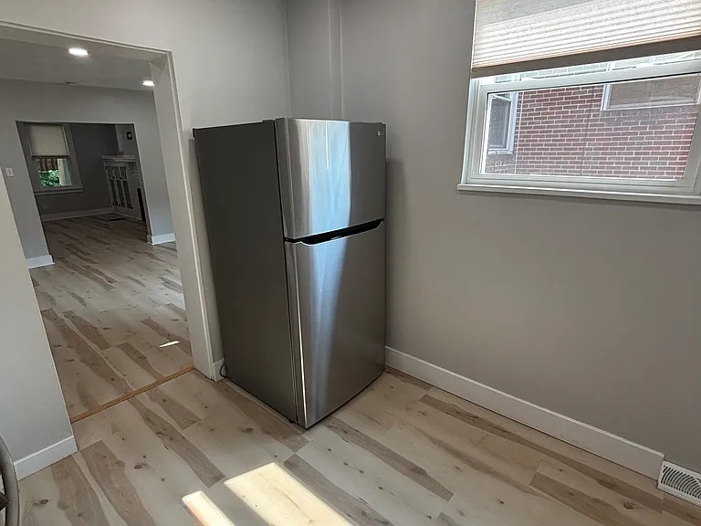 7227 Whipple St — Photo 20
