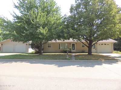 122 14th St SE, Watertown, SD, 57201