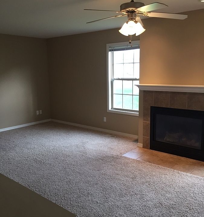 2nd image of 1428 Bluegrass Ln