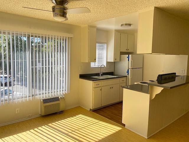 1st image of 3346 S Canfield Ave #207
