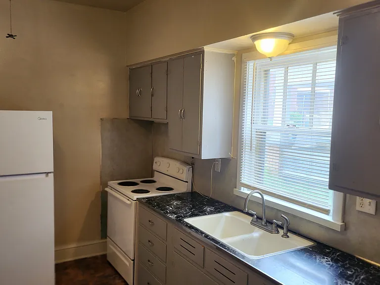 31 N Main St #1 — Photo 3