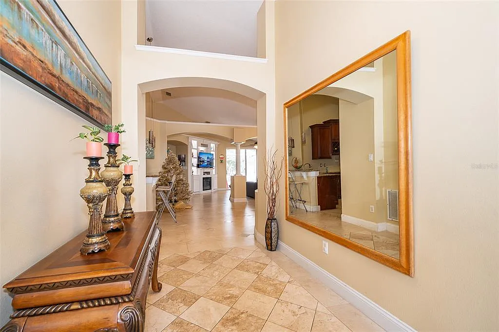 4 bed, 2.0 bath, 2056 sqft, $2,700 — Photo 2