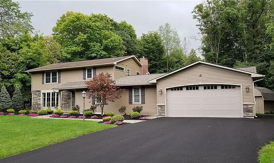 1st image of 111 Cedar Heights Dr
