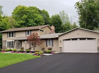 111 Cedar Heights Dr, Jamesville, NY 13078