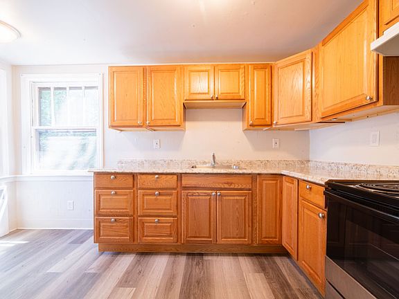 2nd image of 105 Atlantic St