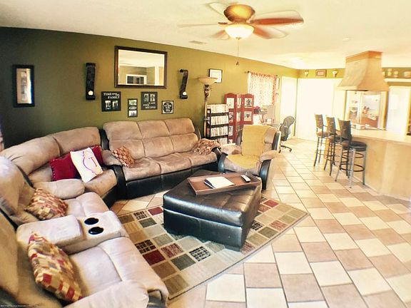 2nd image of 3660 Carroll Dr