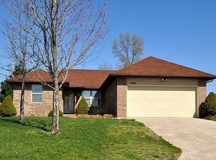 906 N Bill Ring Ct, Nixa, MO 65714