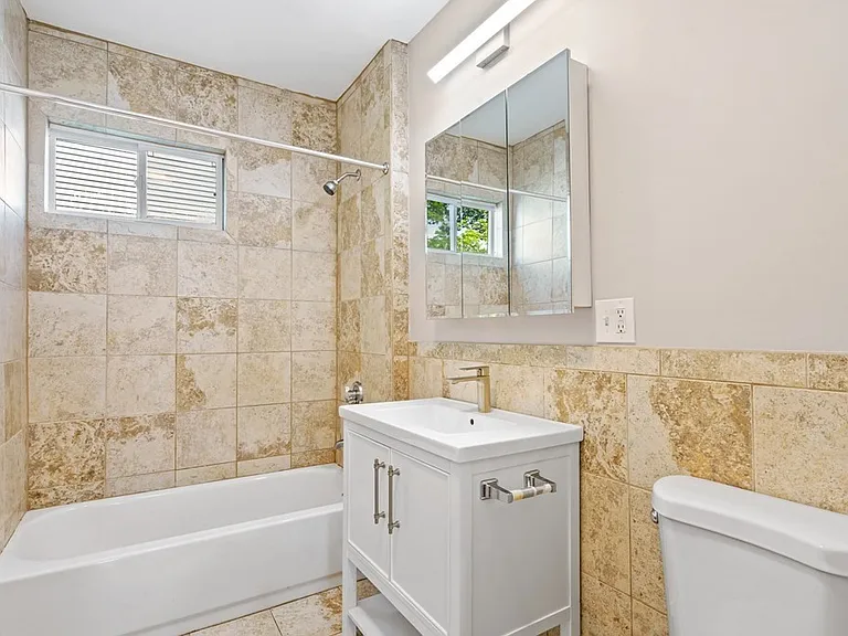 853 Cummins Hwy #1 — Photo 7
