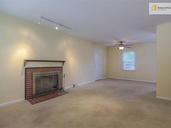 5th image of 8005 W 86th St