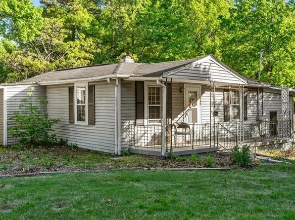 130 Albertson Rd, Thomasville, NC 27360
