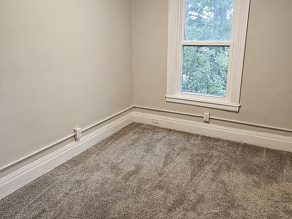 4th image of 210 1/2 Adams Ave