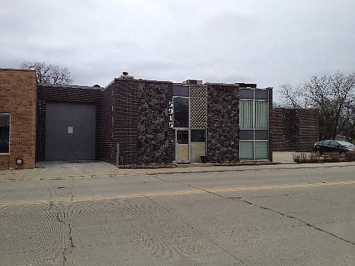 1st image of 5915 Lincoln Ave